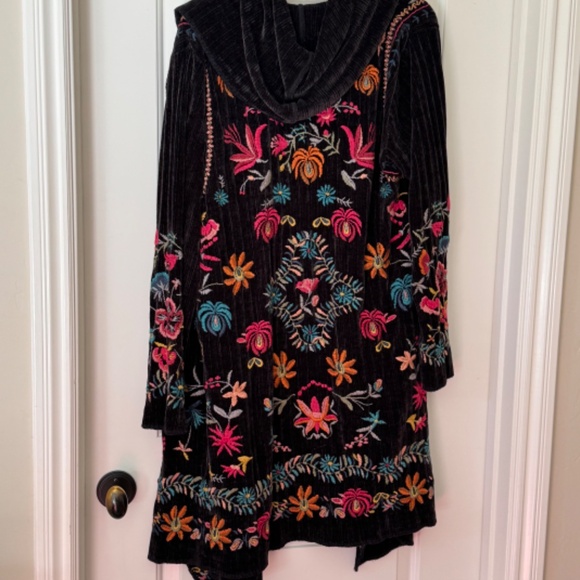 Johnny Was BIYA Leonne Wrap Cardigan Black Velour Knit Multi Color Embroidered - Picture 6 of 7